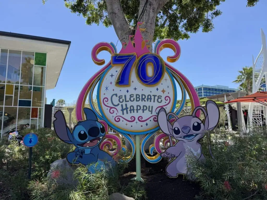 Stitch-Themed Fun Crashes into Disney Destinations Around the Globe 4 Stitch-Themed Fun Crashes into Disney Destinations Around the Globe 4