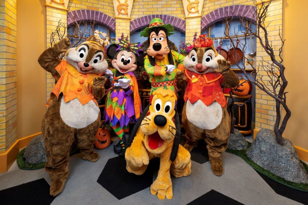 Spooktacular Guide to 2025 Halloween Time at Disneyland 13 Spooktacular Guide to 2025 Halloween Time at Disneyland 5