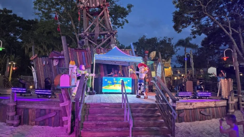 Our Splash-tacular H2O Glow After Hours Review! 8 Our Splash-tacular H2O Glow After Hours Review! 8