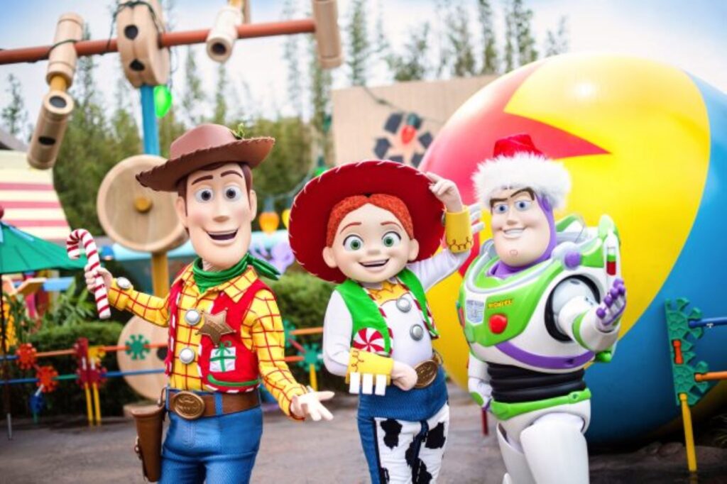 Walt Disney World Unwraps the Magic for the 2025 Holiday Season 7 Walt Disney World Unwraps the Magic for the 2025 Holiday Season 5