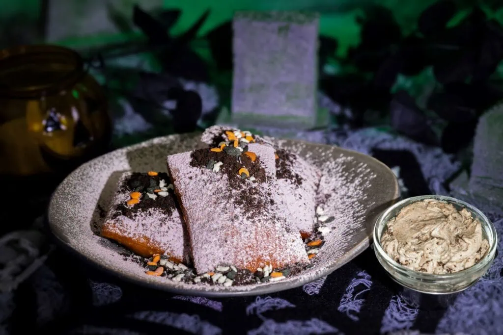 Mickey's Not-So-Scary Halloween Party: Your Guide to All the Ghoulishly Good Eats 14 Mickey's Not-So-Scary Halloween Party: Your Guide to All the Ghoulishly Good Eats 12