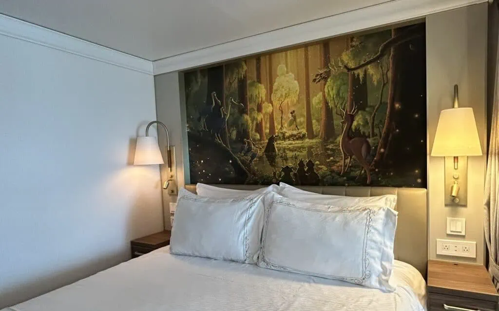 Disney Wish: Exploring the Themed Stateroom Hallways 8