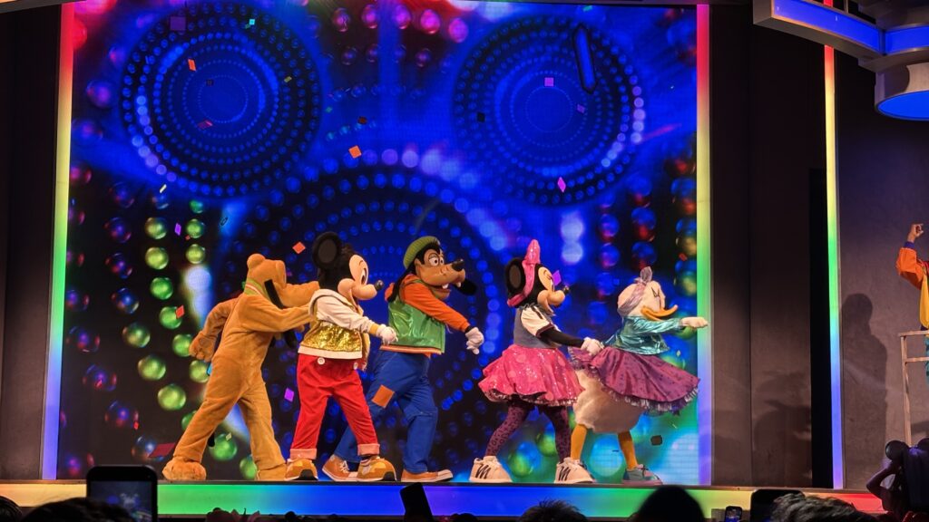 How to Do Disneyland with Young Kids 3