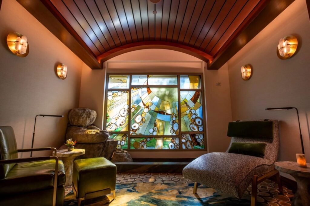 Stay and Play: Ultimate Disneyland Resort Hotel Guide 37