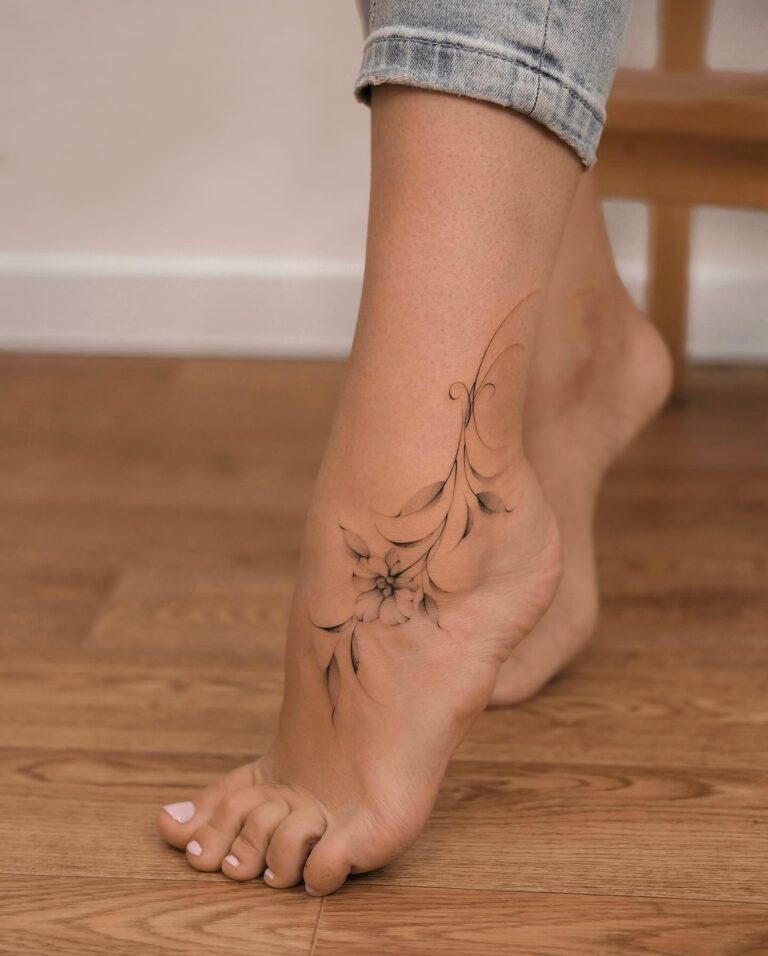 21 Fine Line Tattoo Ideas for Women That Feel Elegant and Meaningful
