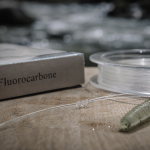 Fluorocarbone en pêche : nœud solide et discrétion sur bas de ligne