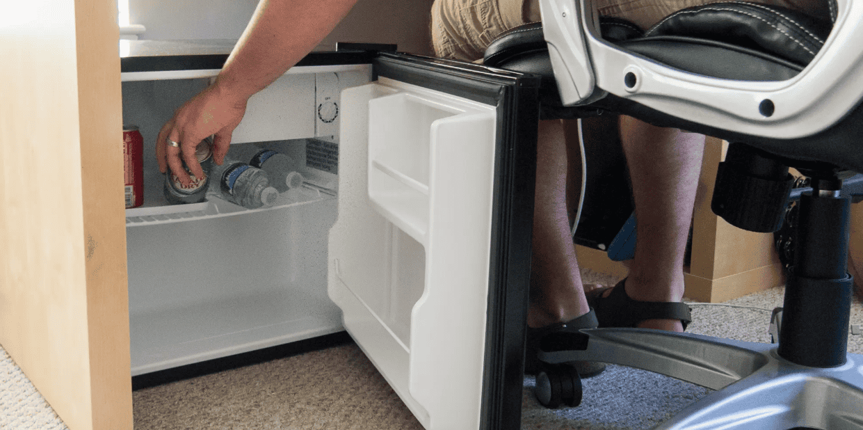 7 Best Mini Fridges for Small Spaces