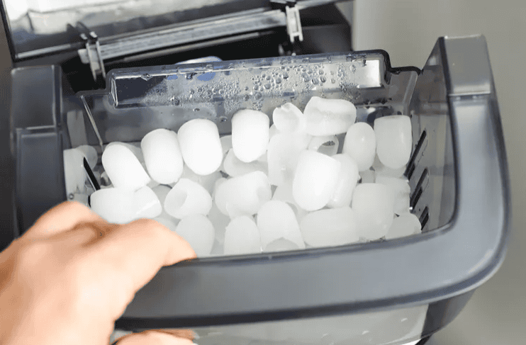 Top 6 Ice Makers for Home Bars