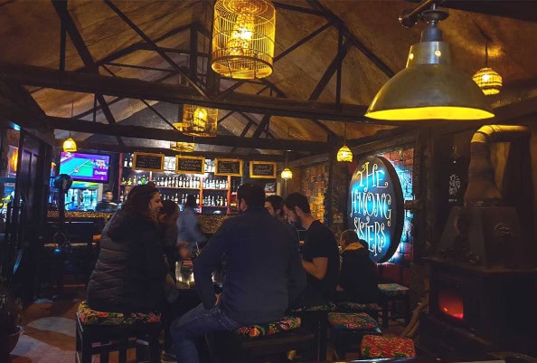 חיי הלילה בסאפה מה לעשות בערב בסאפה ברים בסאפה איסטקארד