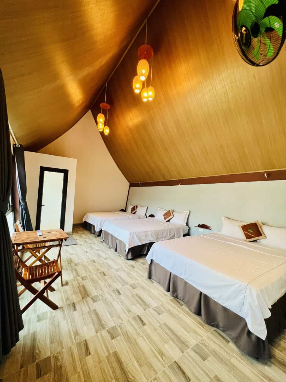 Tropical Valley Homestay הוסטלים בפונג נה איסטקארד