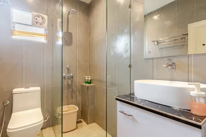 Bharat Heights Apartments דירות להשכרה בפאלולים גואה איסטקארד.