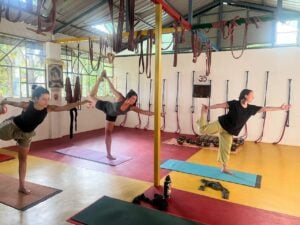 Swaraj Yoga יוגה בדרמסלה הודו איסטקארד