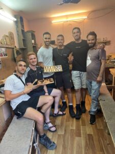 סדנת גילוף בעץ עם טל בדרמסלה איסטקארד