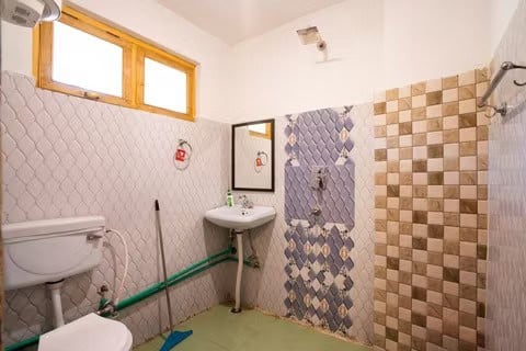 Zostel leh הוסטלים בלה, הודו. איסטקארד.