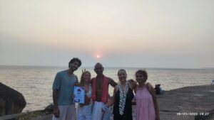 om yoga goa יוגה באוגה, הודו איסטקארד