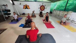 om yoga goa יוגה באוגה, הודו איסטקארד