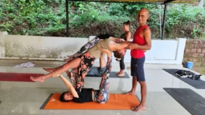 om yoga goa יוגה באוגה, הודו איסטקארד