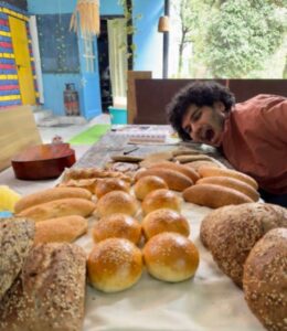 סדנת הכנת לחם מחמצת, באגסו, דרמסלה, הודו איסטקארד
