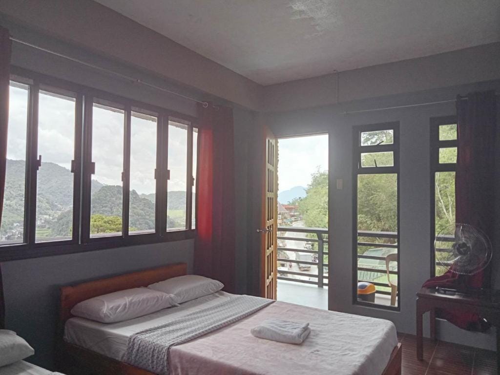 Banaue pink hostel הוסטלים שווים בבנוואי, פיליפנים איסטקארד.