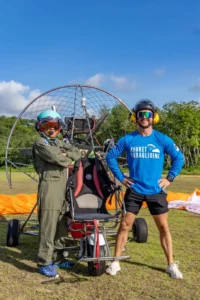 המדריכים של Phuket Paragliding מכינים אתכם לטיסה בטוחה ומרגשת