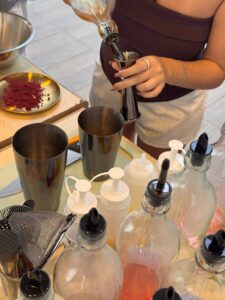 סדנת קוקטיילים כשרה קו סמוי-הכנת הקוקטיילים- איסט קארד