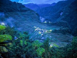 נוף לטרק טרסות אורז בבנאווי - איסט קארד