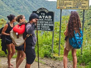 עצירה לתצפית בטרק טרסות האורז בבנאווי- איסט קארד