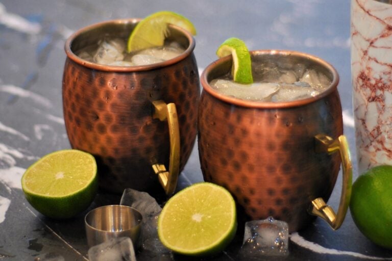 Easy Moscow Mule with Lime in Copper Cup