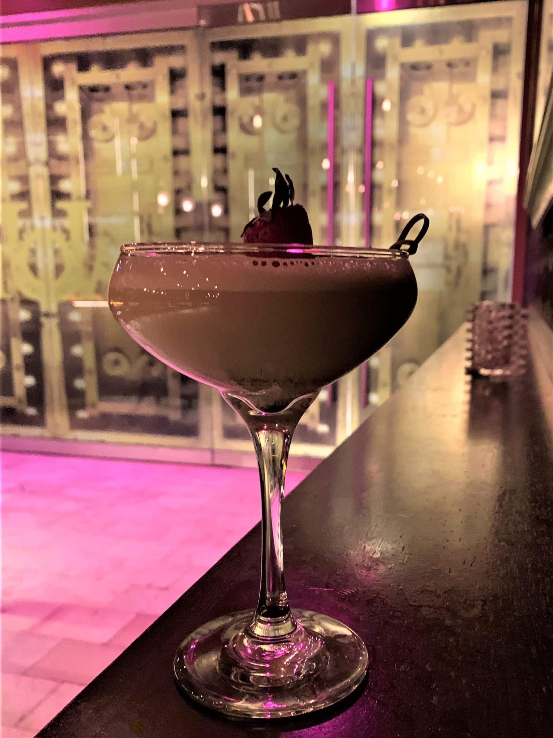 Longing for that sweet indulgence? This Chocolate Martini delivers!