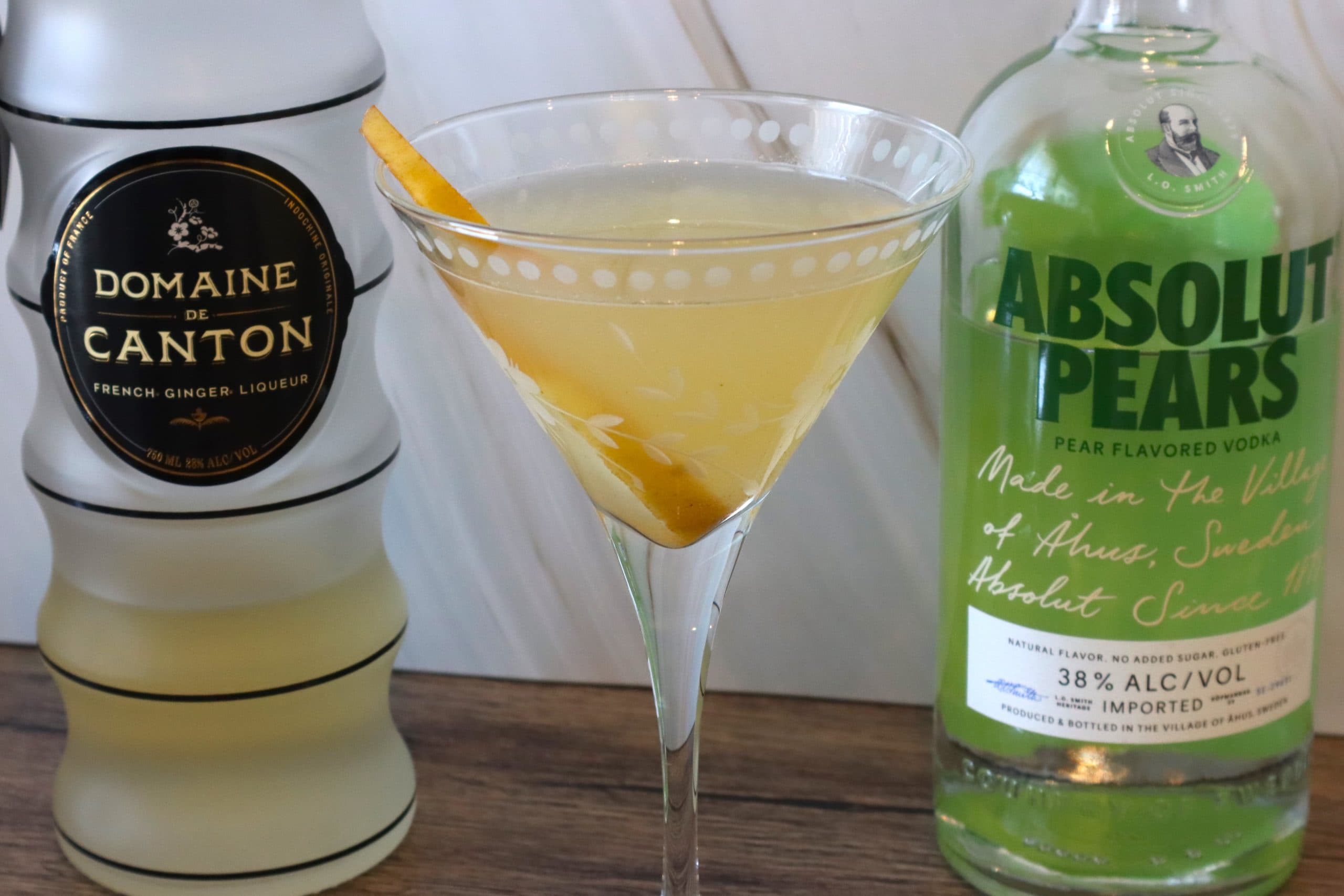 A Delightful Twist on Classic Cocktails: The Pear Martini with Ginger Liqueur