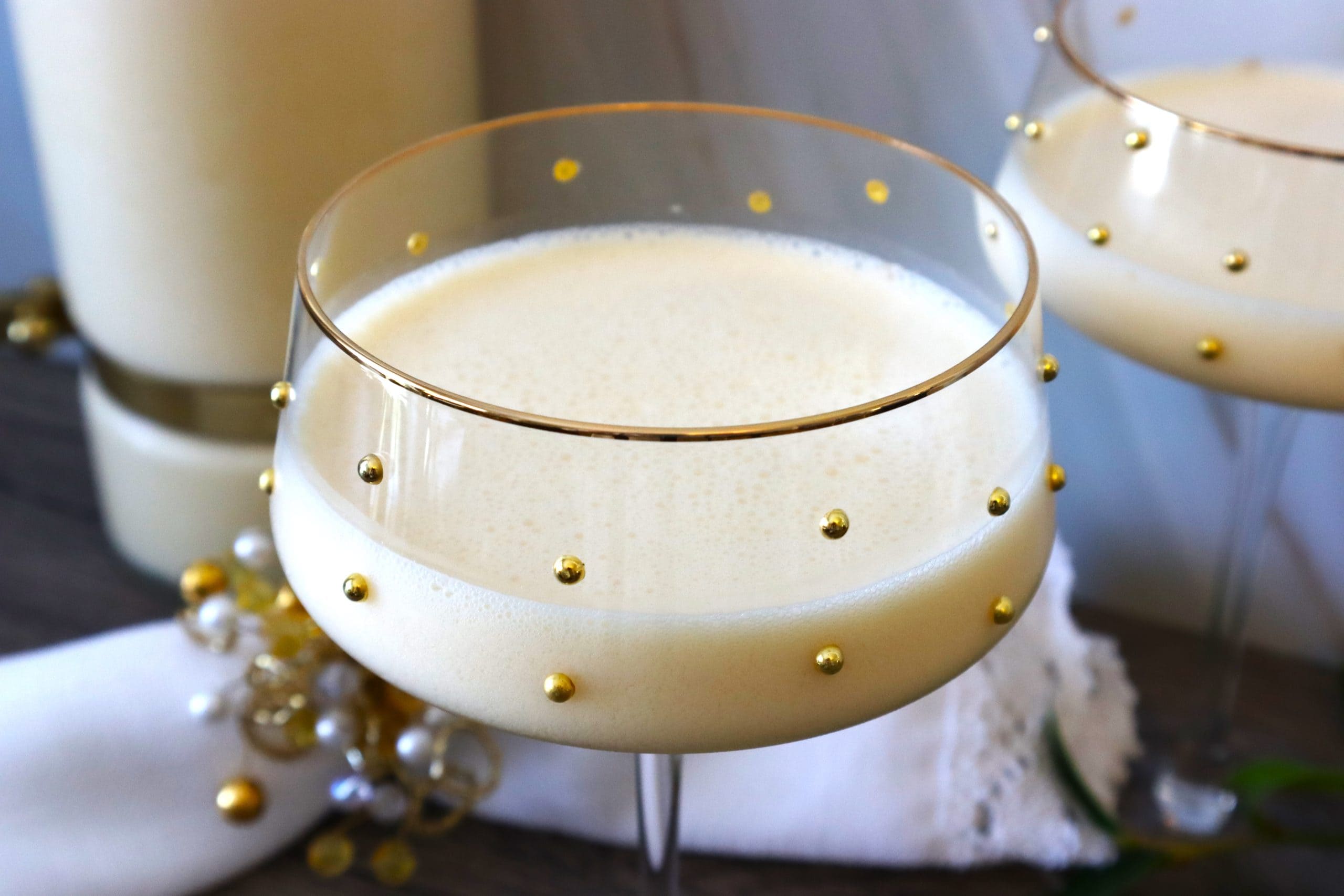 Discover the Apricot Blush Cocktail - This will be your new FAVORITE Frozen Slush