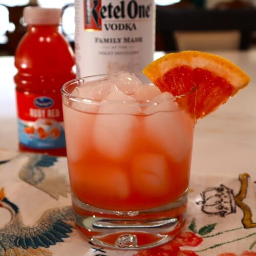 A Greyhound cocktail using pink grapefruit juice