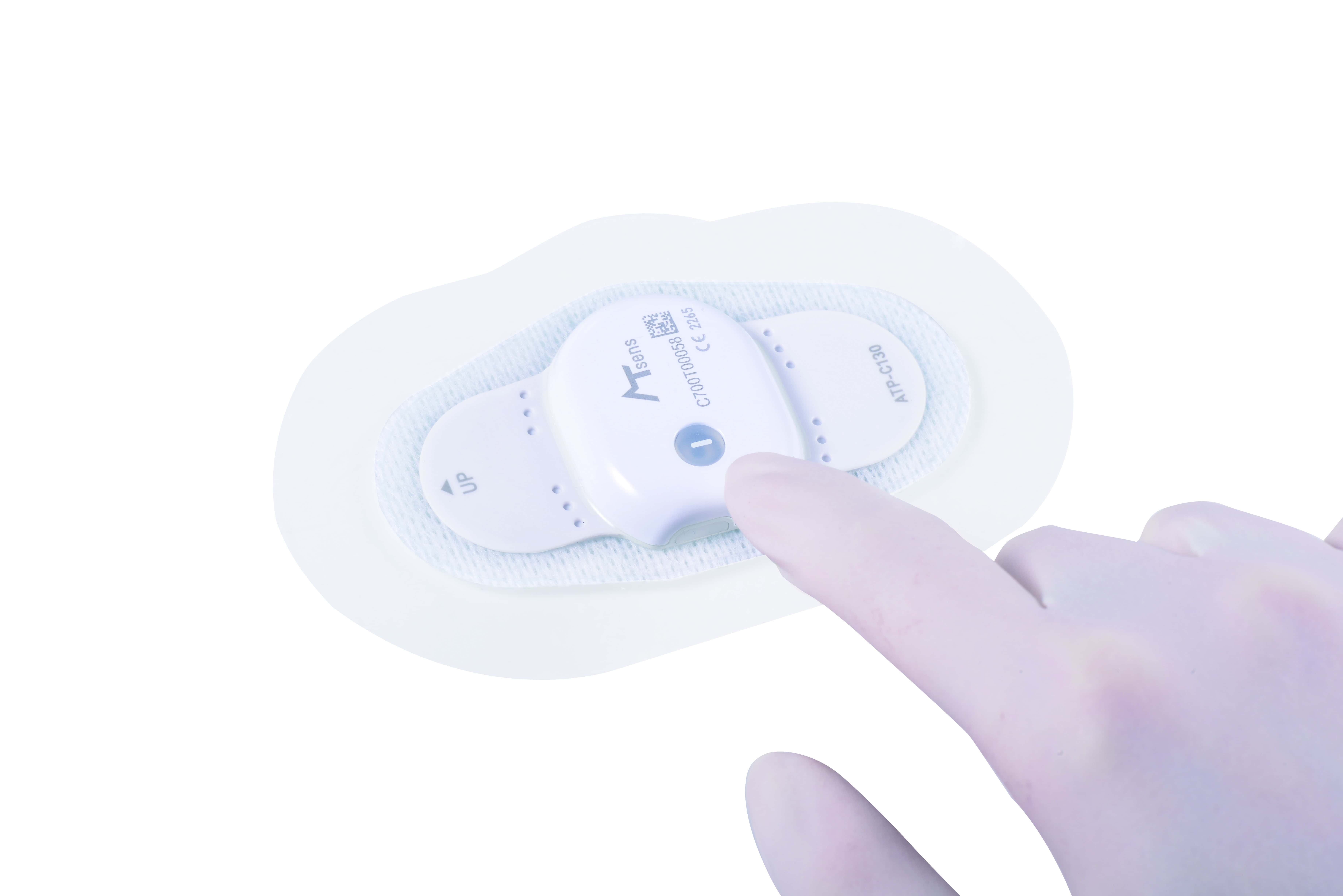 AT-Patch-6 Applying a private ECG patch monitor for at-home heart testing