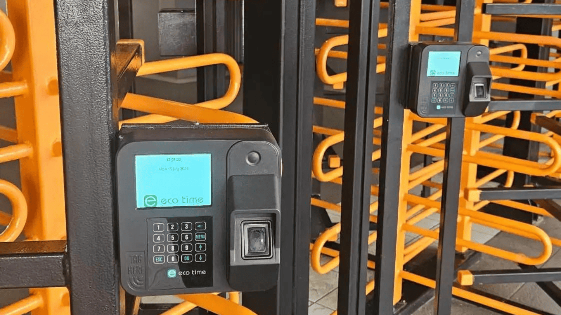 Choosing the Right Biometric Solution for Your Business: Fingerprint vs. Facial Recognition - Featured Image