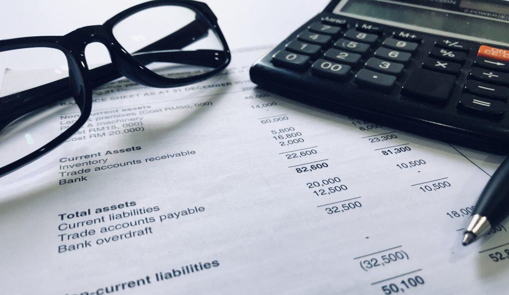 Prácticas Antiprofesionales que Comprometen la Calidad en Auditoría 5 accounting and finance concept 6 2022 10 26 05 20 59 utc min