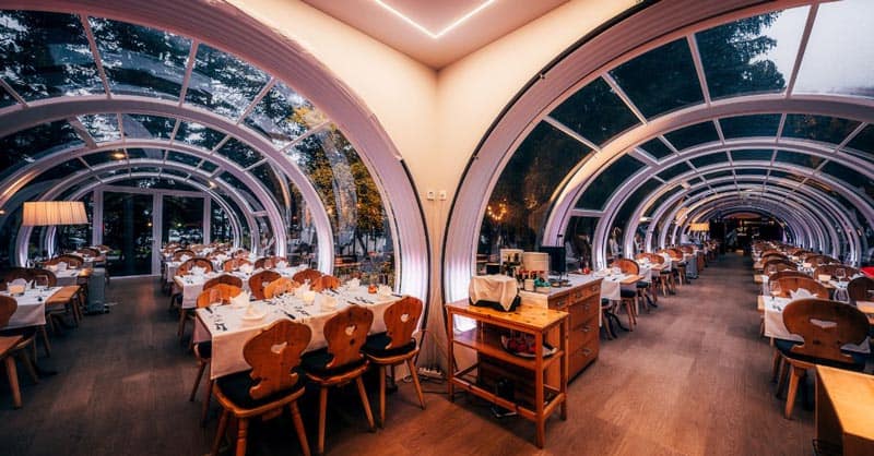 Hotel Reine Victoria luxurious transparent restaurant