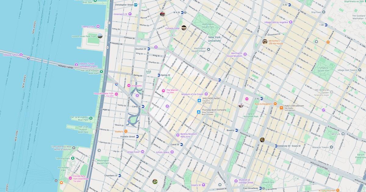 Detailed map of downtown San Francisco showing streets, landmarks, and public transportation options.