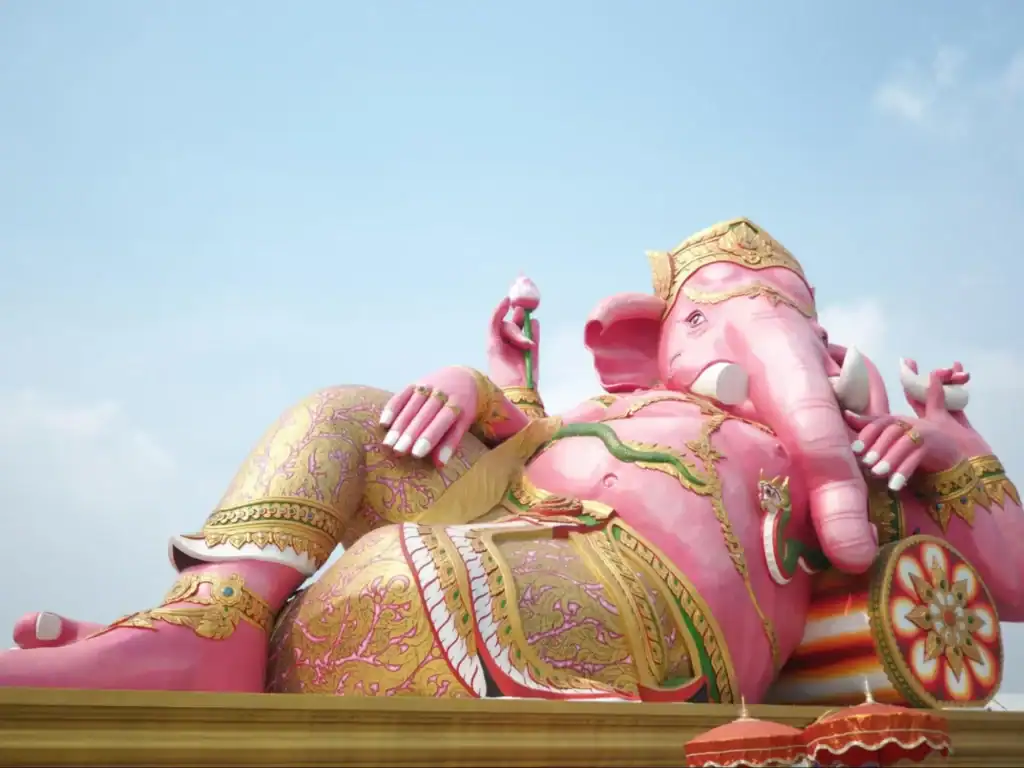 Pink Ganesha Statue, Wat Saman Rattanaram