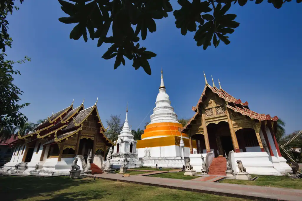 Wander Old City Temples & Walls