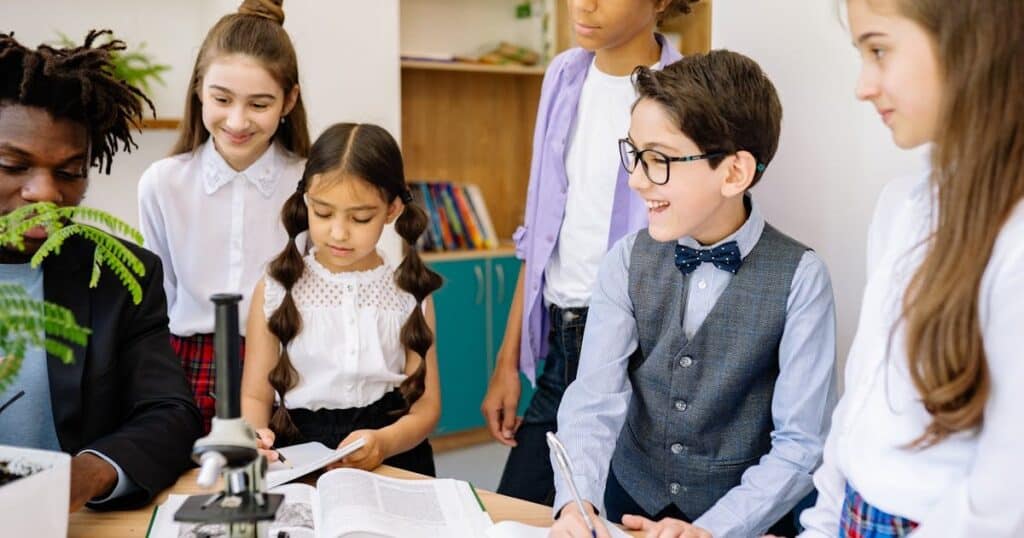 franquias baratas educacao 2021 crianças aprendendo