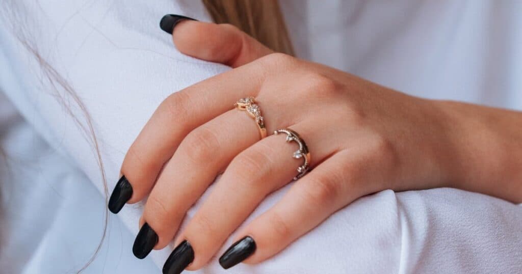 Franquias de bijuterias crescem e conquistam mais empreendedores franquias de bijuterias crescem empreendedores anéis