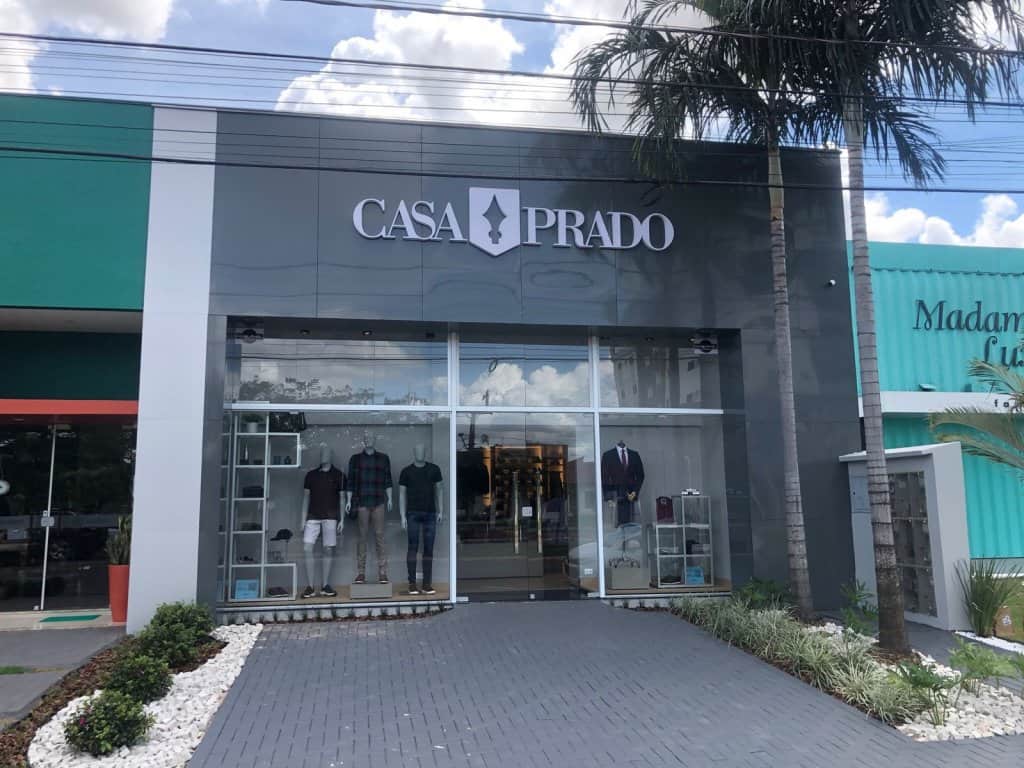 As franquias mais lucrativas em 2022 e que vão se manter crescendo fachada de loja Franquia de roupa masculina casa prado