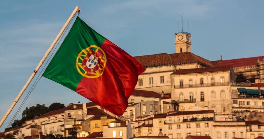 Faturar em Portugal: dicas e cuidados para ganhar dinheiro no país coimbra portugal
