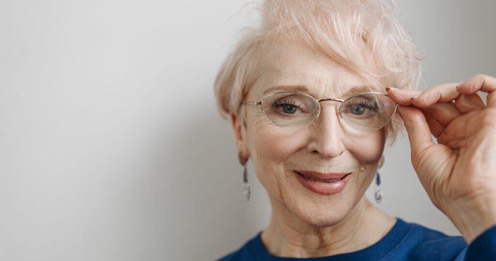 abrir franquia vale a pena mulher idosa