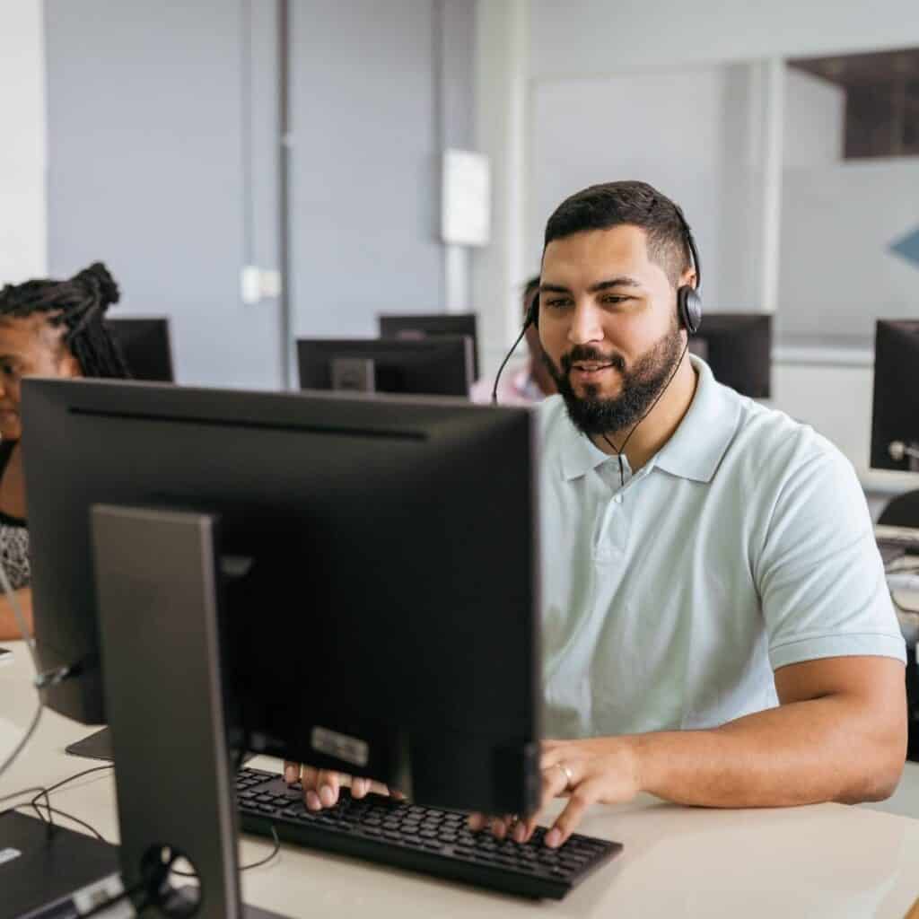 franquias de serviços e outros