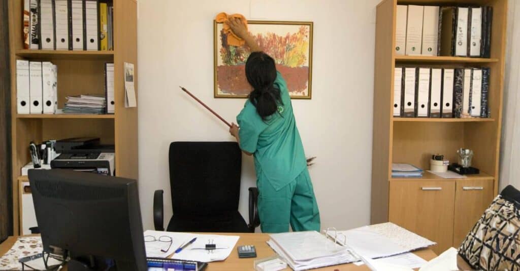 Como montar uma empresa de limpeza do zero faxina em escritórios