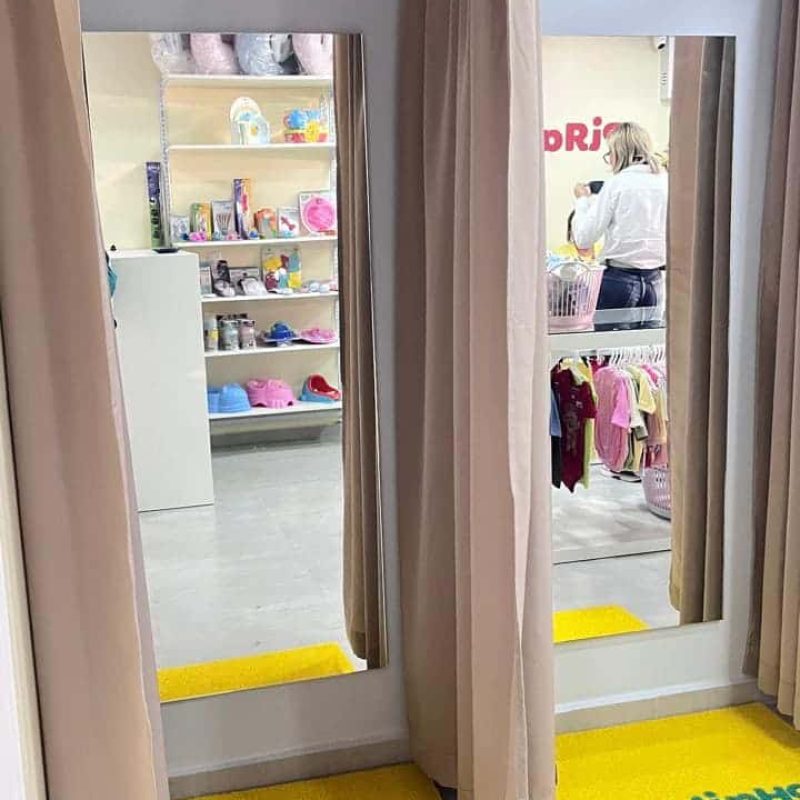 piradinhos interior provador com tapete