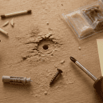 comment serrer une vis qui tourne dans le vide bois