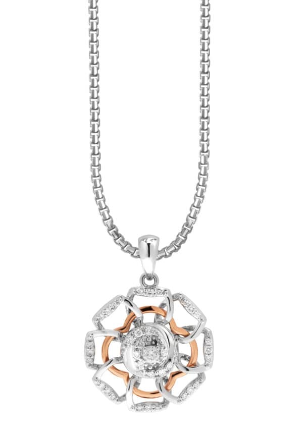 tomei_0002s_0001_Layer8copyP6212WR TOMEI Koleksi Gardenia Diamond Pendant, White Gold 750