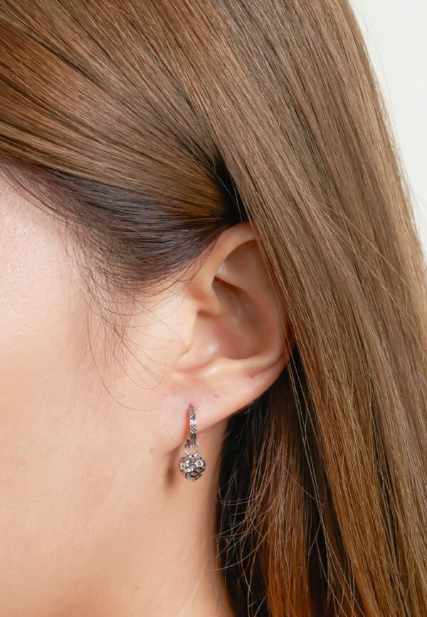 TOMEI Little Sweet Heart Loop Earrings, White Gold 585